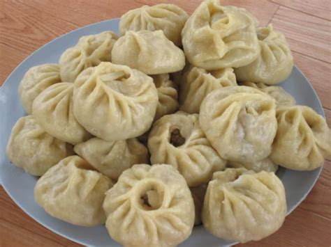 Steamed Buuz - Mongolian Food - Mongolian Food Recipes | Еда, Вкусная ...