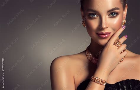 Beautiful girl with jewelry . A set of jewelry for woman ,necklace ...