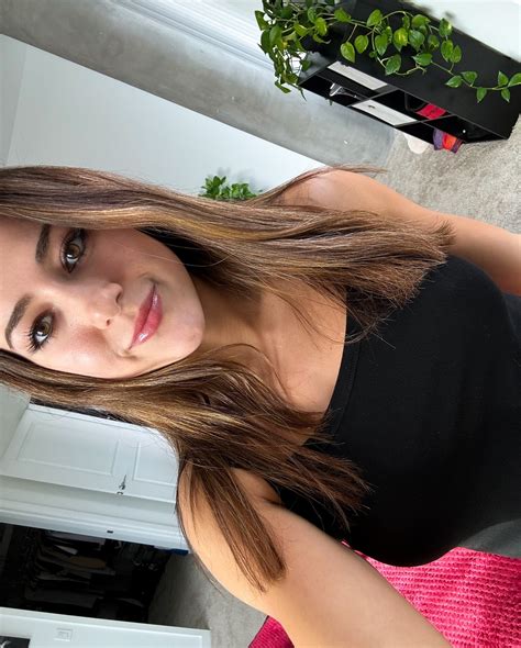 Carla Leclercq | Tampa in the fall is just 🤌🏼 | Instagram