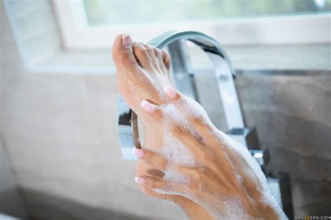 Layla Sin - wikiFeet X