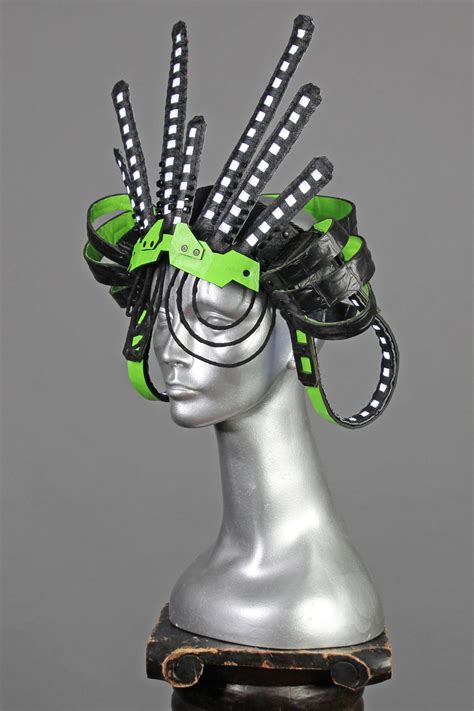 Mikaela Holmes - Libellule - HEADGEAR IX (2021) – FIVE AND DIAMOND