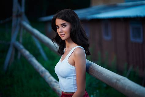 Brunettes And Blondes Wallpapers