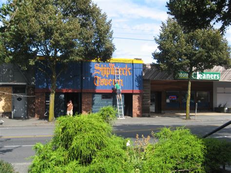 Sign goes up for new Shipwreck Tavern | Westside Seattle