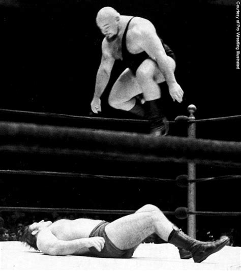 Bruno Sammartino vs. Ivan Koloff - The Fishbulb Suplex