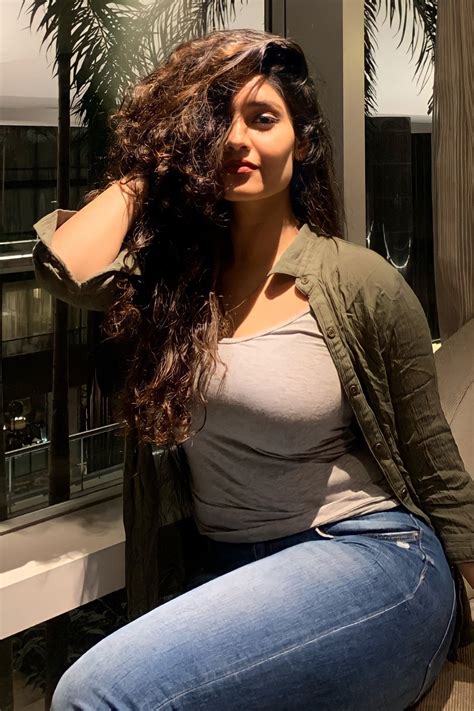 Indian busty : r/2busty2hide