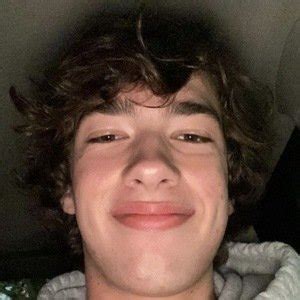 Baylen Levine (YouTube Star) - Age, Birthday, Bio, Facts, Family, Net ...