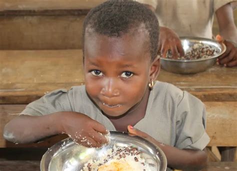 cantine scolaire  facteur de reussite life ong