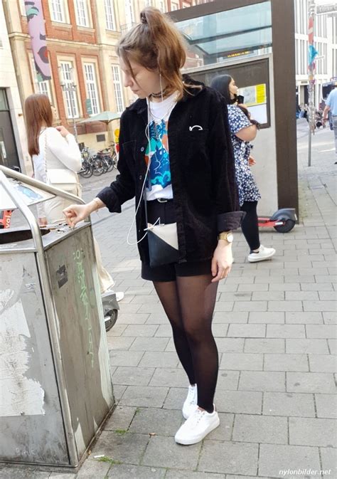 Pantyhose Street Candid - Deine Nylon Bilder Galerie