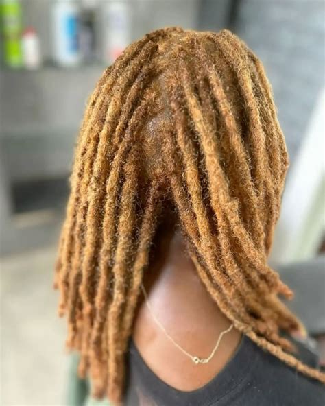 Women are requesting warm honey blonde at every salon now 1