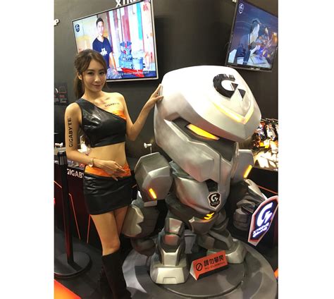 Watch: Booth Babes of Computex 2016