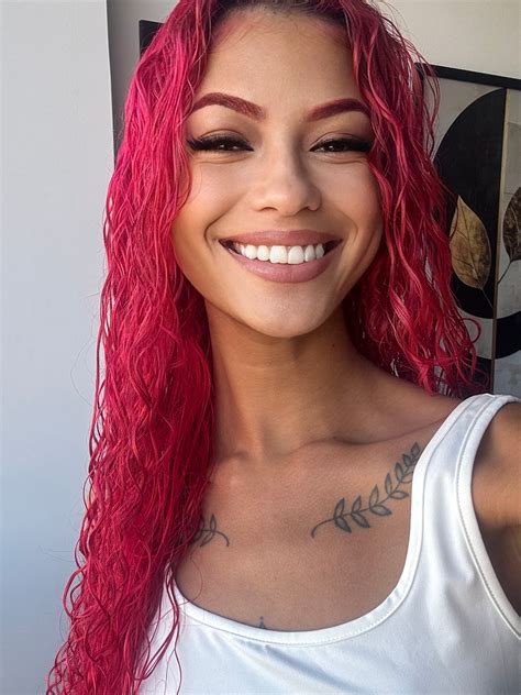 Renata Lima (@renatalimaxo) • Instagram photos and videos