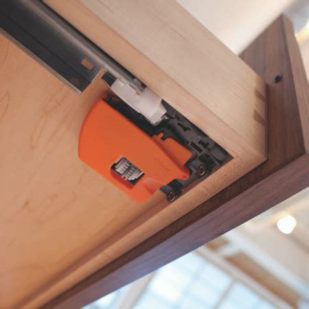 Blum 563H 21″ TANDEM plus BLUMOTION Soft-Close Slides – Siggia Hardware