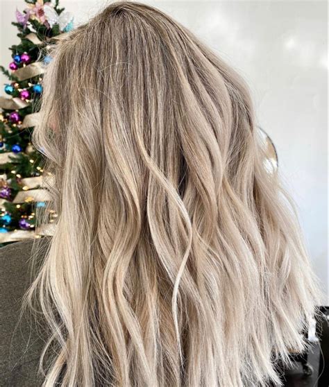 Blonde balayage for grey hair | Blonde balayage, Blending gray hair ...