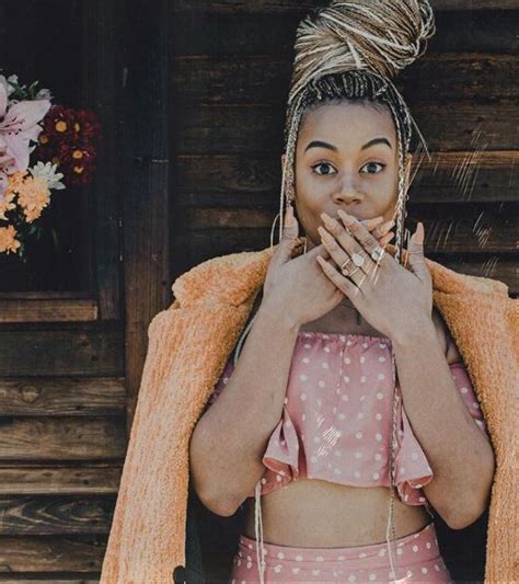 5 minutes with singer Sha Sha | Bona Magazine