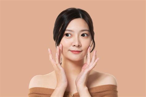 rekomendasi skincare  mencerahkan kulit wajah