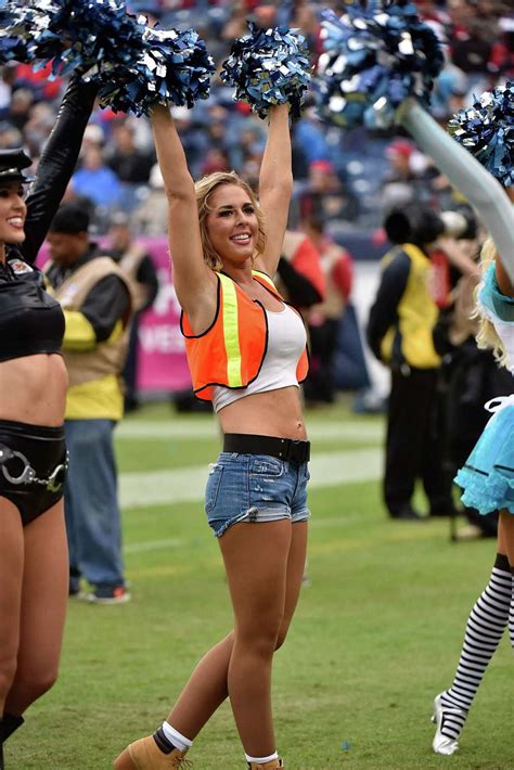 NFL cheerleader Halloween costumes for 2015