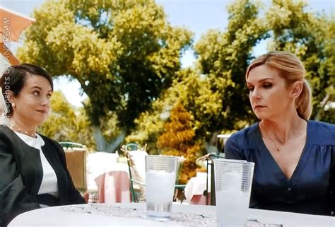Cara Pifko (Paige) and Rhea Seehorn (Kim)... 'Dedicado a Max'... BETTER