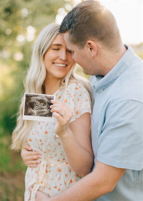 Pregnancy Announcement Pictures - Grace Summers Photography