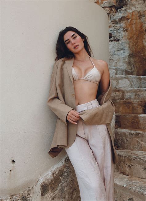 Rachell Vallori: From Havana to Miami's Modeling Scene