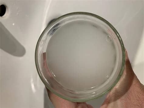 warum ist warmes wasser weiss physik