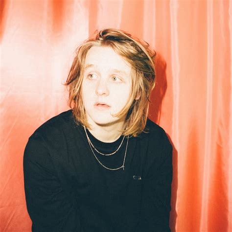 Lewis Capaldi Antes E Depois - Lewis Capaldi: ¿Qué es el síndrome de Tourette que lo alejó de los ...