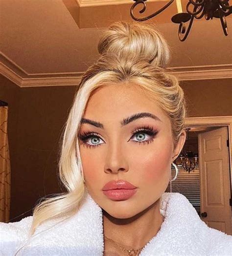 Katerina Rozmajzl: The Life Story Behind Her Success - Bio-Famous.com