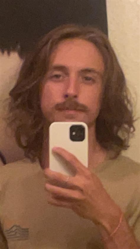 [19M] It’s crazy how much growing your hair out can completely change