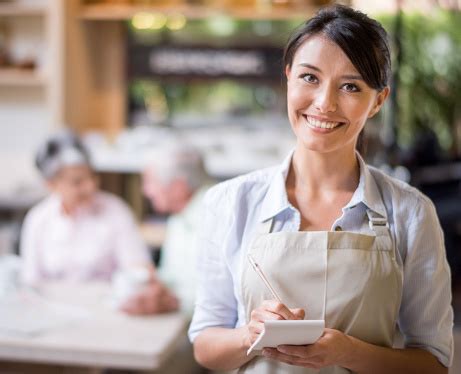 pelayan  kedai kopi foto stok  gambar  pelayan