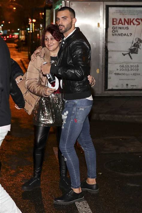 Suso Álvarez (GH16) y su hermana Yara, muy recuperada, juntos por Navidad