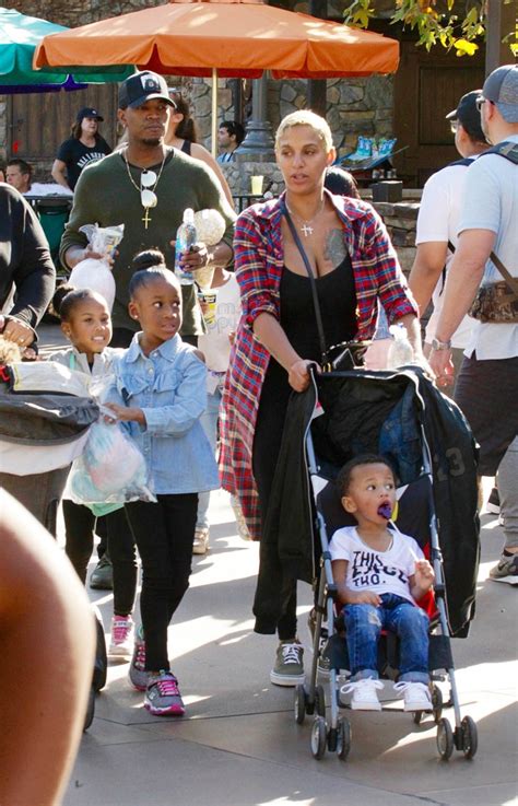 Ne-Yo & Crystal Smith spends the day with their kids at Disney ...