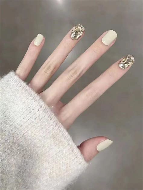 Transform Your Nails with 30pcs Short Square Creamy White Glitter