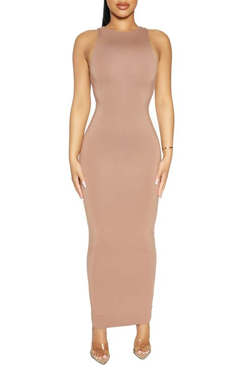 Sleeveless Body-con Dress - Editorialist