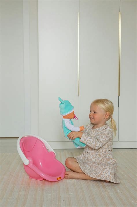 Naked+Girl+Show Photos, Download The BEST Free Naked+Girl+Show Stock