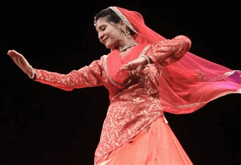 5 Easy Kathak Dance Steps for Beginners