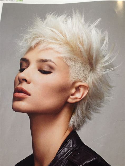 Pin von Lia auf Frisuren | Frisur iro, Kurzhaarfrisuren, Frisuren