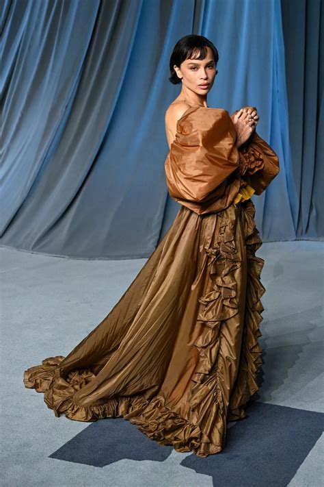 Zoë Kravitz's Bitty Bob Is Peak Fall Chop Inspiration - Fashnfly