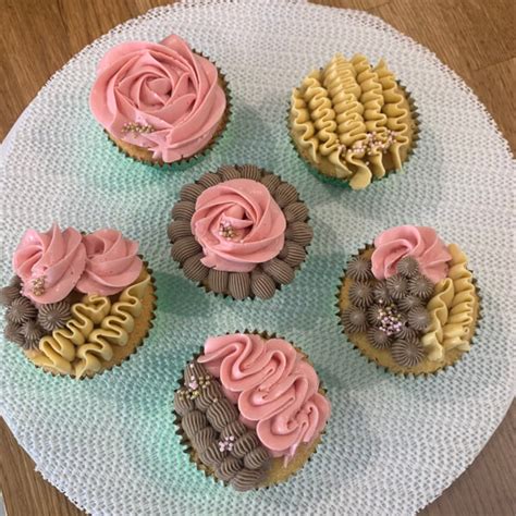 Cupcake Decorating Class for Beginners Brisbane | Gifts | ClassBento