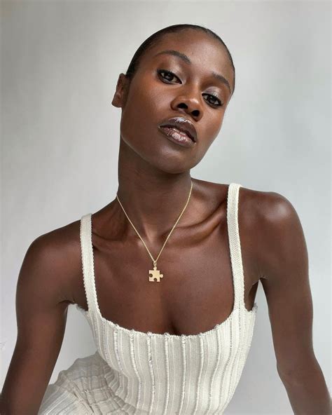 5 dicas para ter uma pele saudável em 2024 indicadas por uma dermatologista