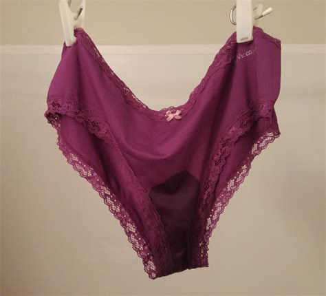 [female] Purple Panty Wetting - Wetting experiences - OmoOrg