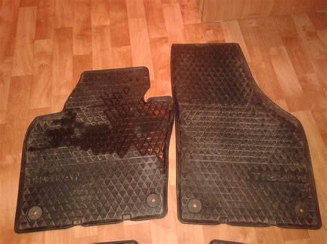 Смена ковриков — Volkswagen Tiguan (1G), 1,4 л, 2012 года | аксессуары ...