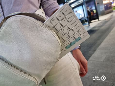 Клавиатура для смартфона, ТВ и не только — Samsung Smart Keyboard Trio ...