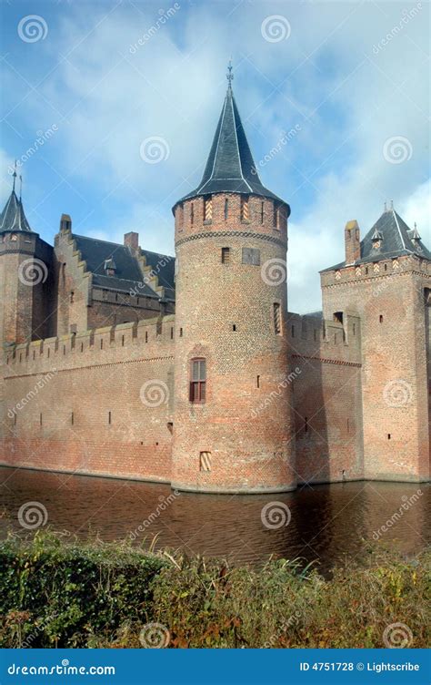 716 Castle Drawbridge Moat Stock Photos - Free & Royalty-Free Stock ...