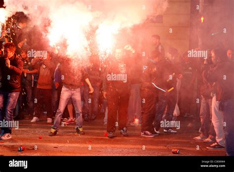 Panathinaikos fans celebrate Stock Photo - Alamy