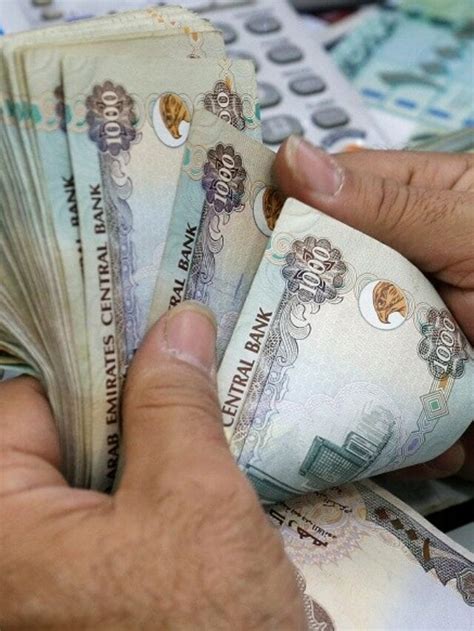 decoding  average salary  dubai