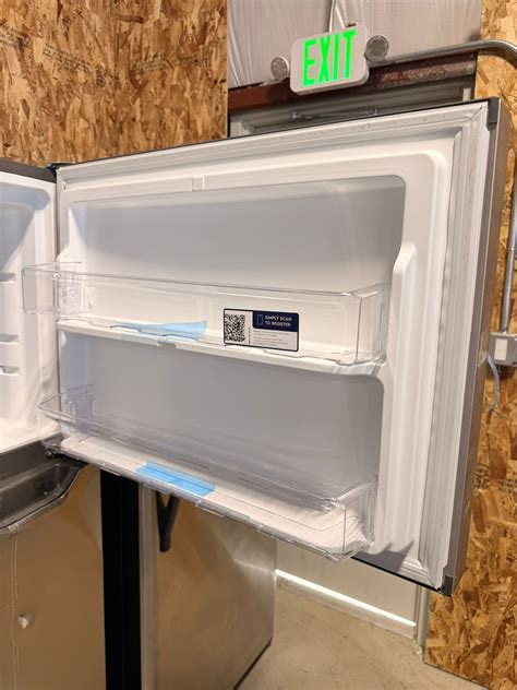 NEW Scratch & Dent Frigidaire 20 cu. ft. Garage Ready Top-Freezer