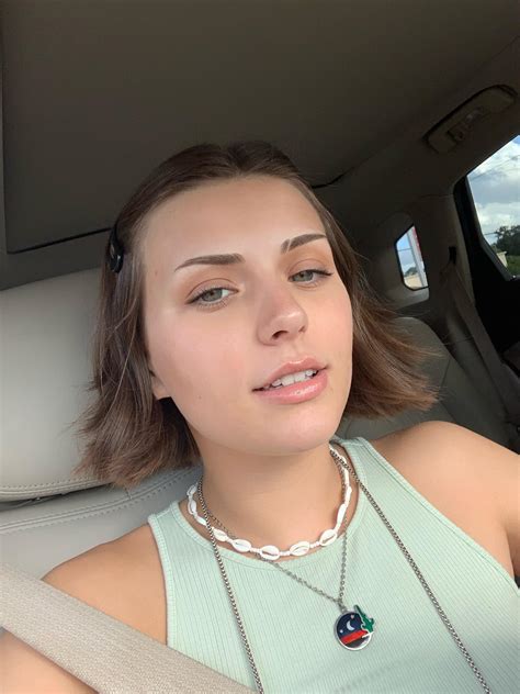 Passenger princess 👸🏼🤍 : r/SFWNextDoorGirls