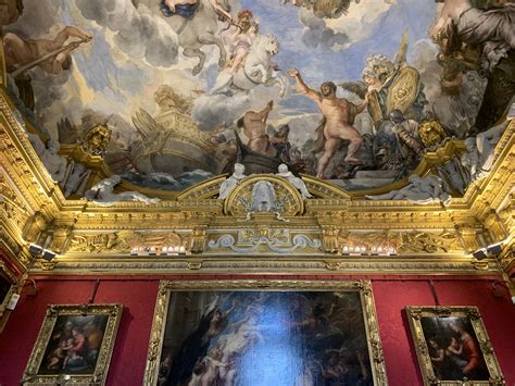 I pittoreschi cieli barocchi di Palazzo Pitti, Firenze, Italia