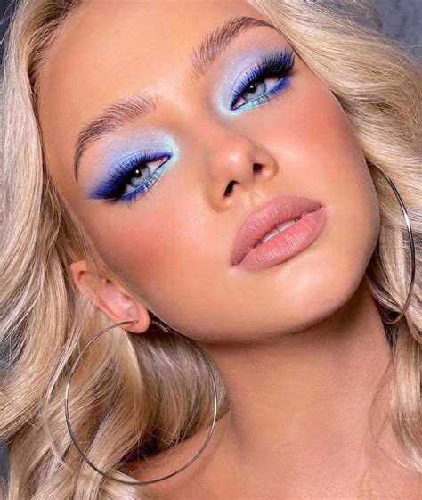 ways    blue eyeliner  enhance  eyes   fullest