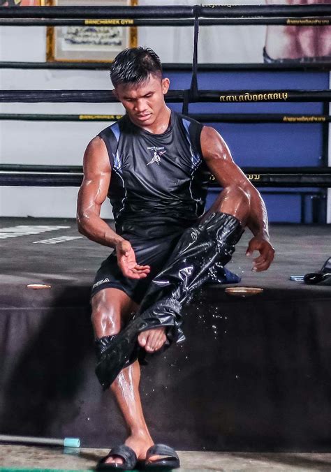 Pin de Thawatchai Bunsopa en บัวขาว en 2024 | Muay thai, Judo, Sambo