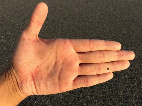 Palmistry: What Do Moles On Your Fingers Reveal? - Boldsky.com